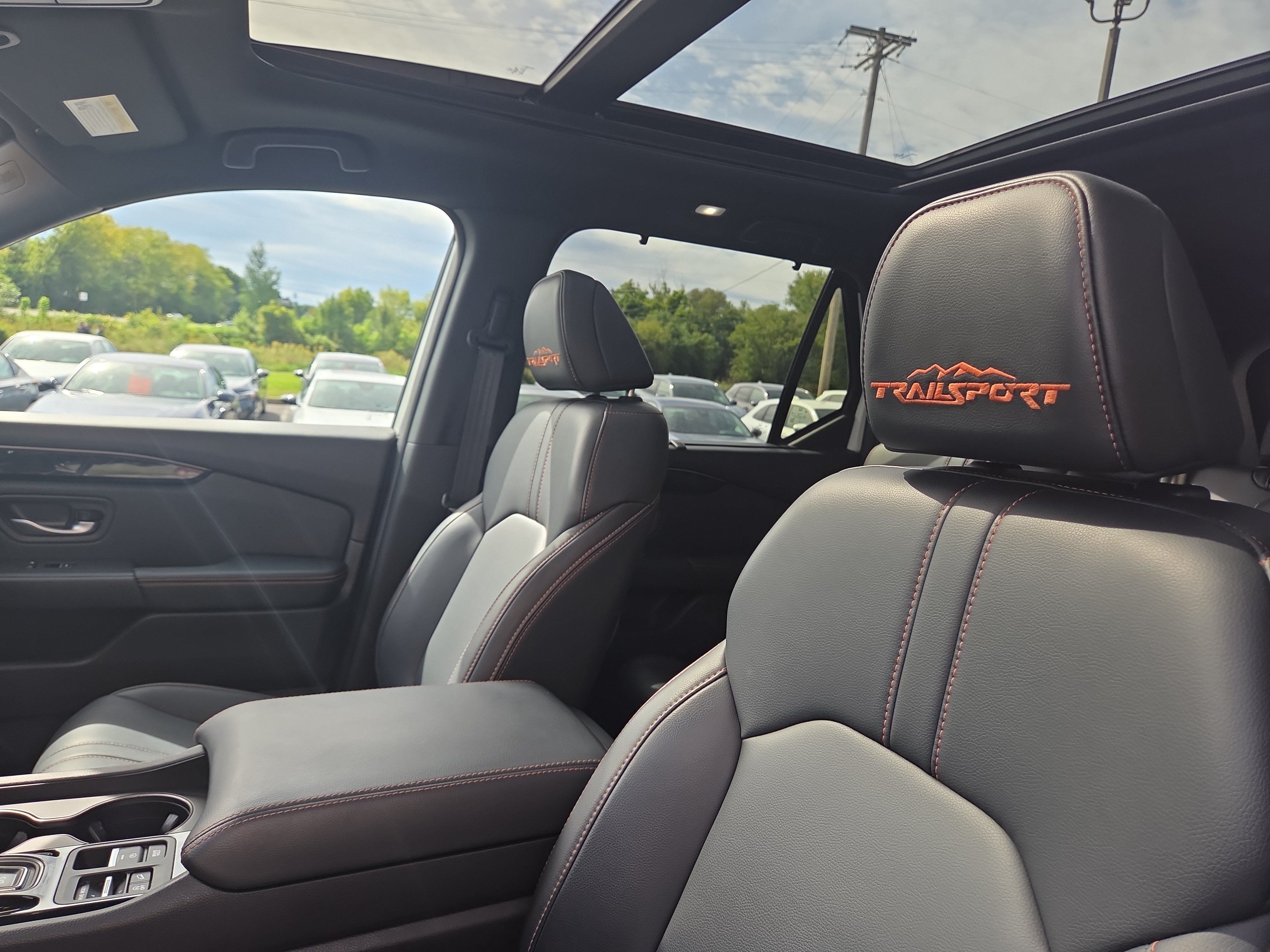 Used 2024 Honda Pilot TrailSport image 27