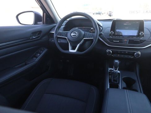 Used 2026 Nissan Altima 2.5 SV FWD image 21