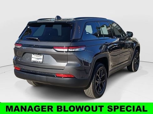 New 2025 Jeep Grand Cherokee Altitude AWD/4WD image 3