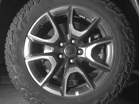 Used 2025 Jeep Compass Trailhawk AWD/4WD image 13