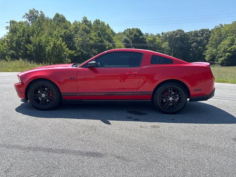 Used 2012 Ford Mustang Coupe RWD image 2