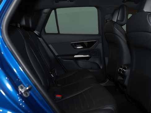 Used 2024 Mercedes-Benz GLC 300 4MATIC w/ AMG Line image 15