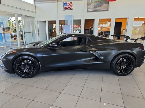 Used 2023 Chevrolet Corvette Stingray Preferred Conv w/ Z51 Performance Package RWD image 3