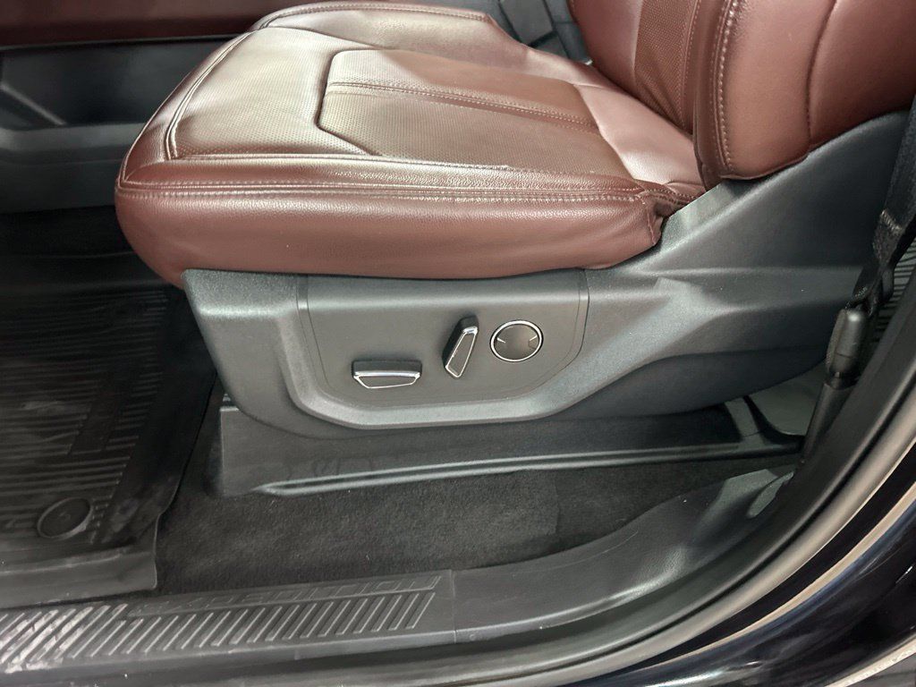Used 2024 Ford Expedition Limited AWD/4WD image 11