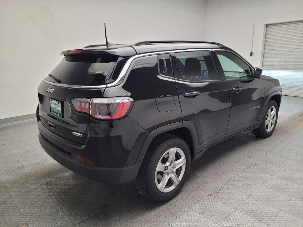 Used 2023 Jeep Compass Latitude AWD/4WD image 9