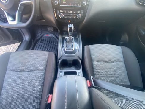 Used 2019 Nissan Rogue Sport SV w/ Technology Package AWD/4WD image 11