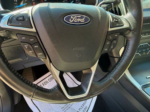 Used 2019 Ford Edge SEL FWD image 19