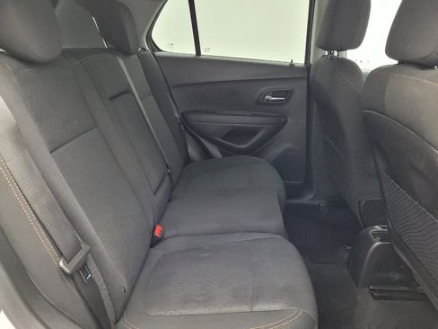Used 2020 Chevrolet Trax LS w/ Fleet Convenience Package AWD/4WD image 19