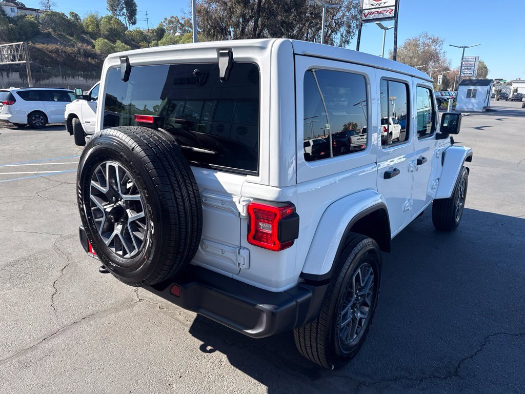 Certified 2026 Jeep Wrangler Unlimited Sahara AWD/4WD image 9