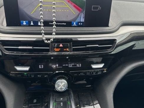 Used 2025 Acura MDX FWD image 8