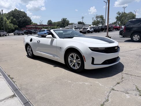 Used 2019 Chevrolet Camaro LT RWD image 2