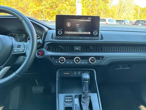 Certified 2025 Honda CR-V Sport image 17