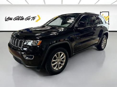 Used 2021 Jeep Grand Cherokee Laredo AWD/4WD image 1