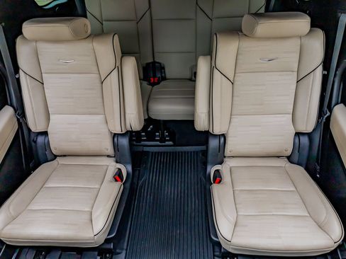 Used 2021 Cadillac Escalade Sport AWD/4WD image 34