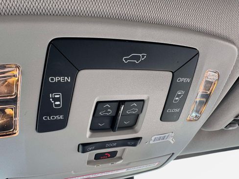 Certified 2023 Toyota Sienna XLE w/ XLE Plus Package AWD/4WD image 35