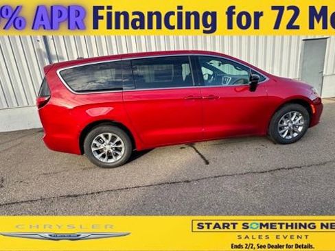 New 2026 Chrysler Pacifica Select image 4