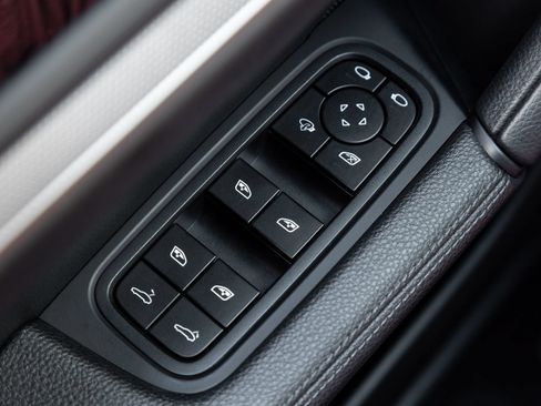 Certified 2024 Porsche Cayenne Coupe AWD/4WD image 20