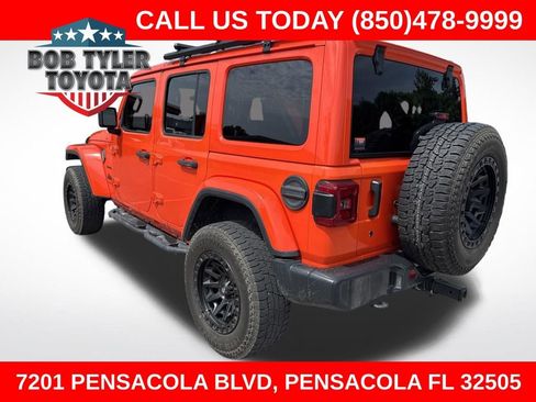 Used 2018 Jeep Wrangler Unlimited Sahara w/ Safety Group AWD/4WD image 1