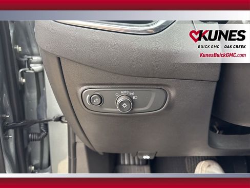 Used 2024 Chevrolet Equinox LT image 18