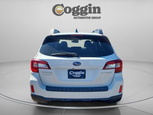 Used 2017 Subaru Outback 2.5i Limited image 2