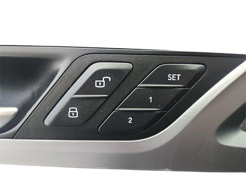 Used 2022 BMW X4 xDrive30i w/ M Sport Package 2 image 33