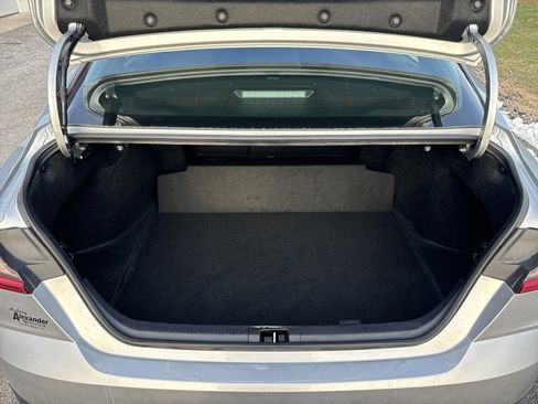 Used 2025 Toyota Camry LE image 5