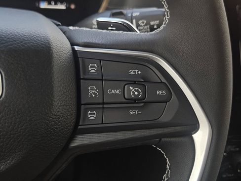 New 2025 Jeep Grand Cherokee Laredo X image 15