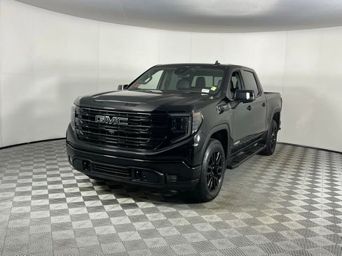 Used 2022 GMC Sierra 1500 Elevation w/ Elevation Premium Package image 2