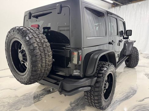 Used 2012 Jeep Wrangler Unlimited Rubicon AWD/4WD image 8