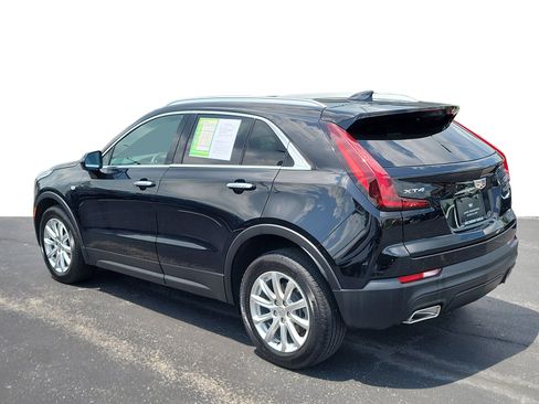 Used 2023 Cadillac XT4 Luxury w/ Cold Weather Package FWD image 4