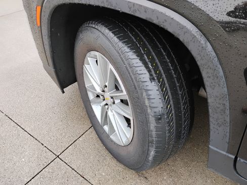 Used 2023 Chevrolet Traverse LT w/ LPO, Floor Liner Package image 25