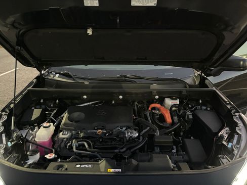 Used 2025 Toyota RAV4 LE image 31