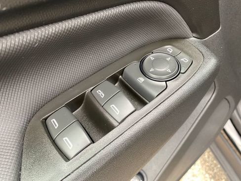 Used 2023 Chevrolet Equinox RS w/ LPO, Floor Liner Package FWD image 18