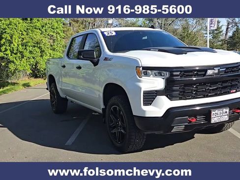 Used 2025 Chevrolet Silverado 1500 LT Trail Boss w/ Protection Package AWD/4WD image 2