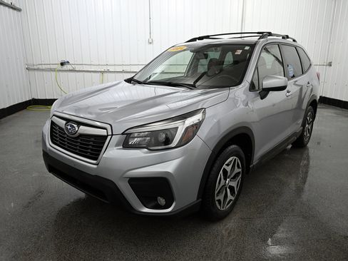 Used 2021 Subaru Forester Premium image 26