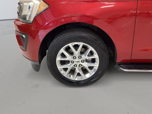 Used 2020 Ford Expedition XLT w/ Equipment Group 202A RWD image 9