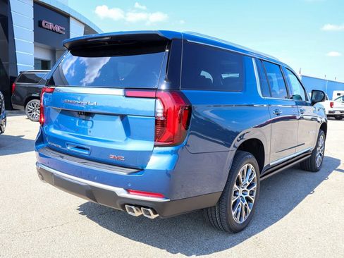 New 2026 GMC Yukon XL Denali w/ Denali Reserve Package AWD/4WD image 3