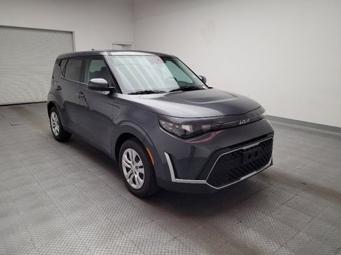Used 2024 Kia Soul LX image 13