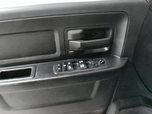 Used 2018 RAM 1500 Express image 18