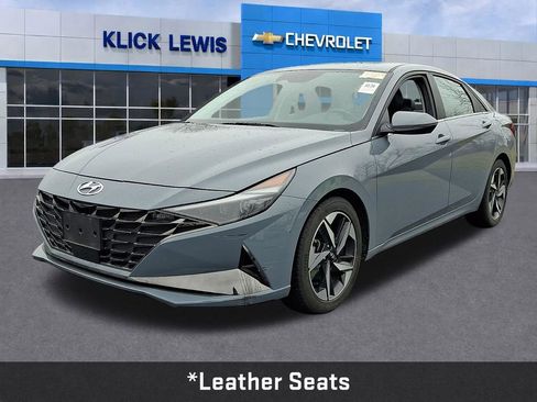Used 2023 Hyundai Elantra Limited w/ Preferred Accessory Package image 3