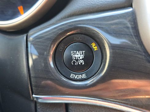 Used 2014 Jeep Grand Cherokee Overland w/ Advanced Technology Group AWD/4WD image 38
