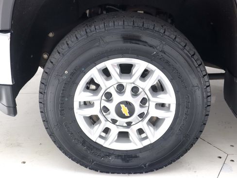 Used 2021 Chevrolet Silverado 2500 LT w/ Convenience Package AWD/4WD image 27
