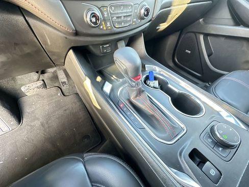 Used 2023 Chevrolet Traverse RS image 15