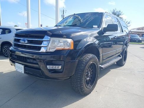Used 2016 Ford Expedition XLT w/ Equipment Group 202A image 3