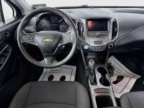 Used 2019 Chevrolet Cruze LT FWD image 21
