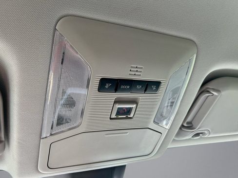 Certified 2025 Toyota RAV4 XLE FWD image 28