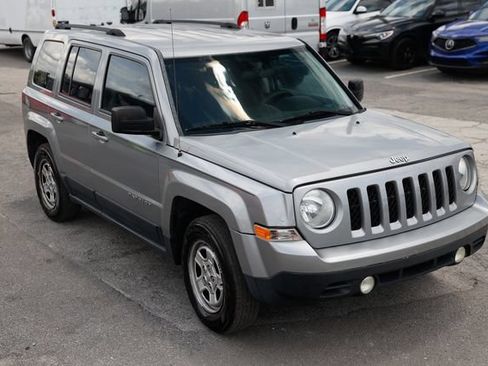 Used 2015 Jeep Patriot Sport w/ Power Value Group FWD image 18