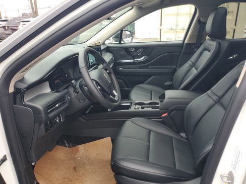 New 2026 Lincoln Corsair Premiere image 12