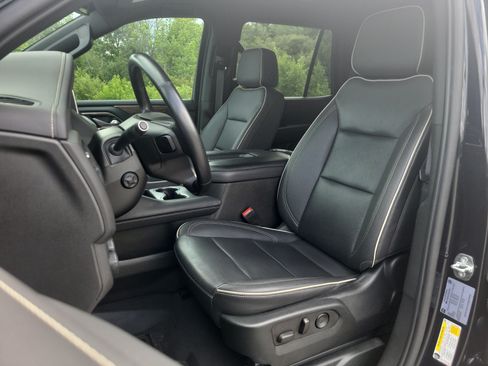 Used 2023 Chevrolet Tahoe Premier AWD/4WD image 14
