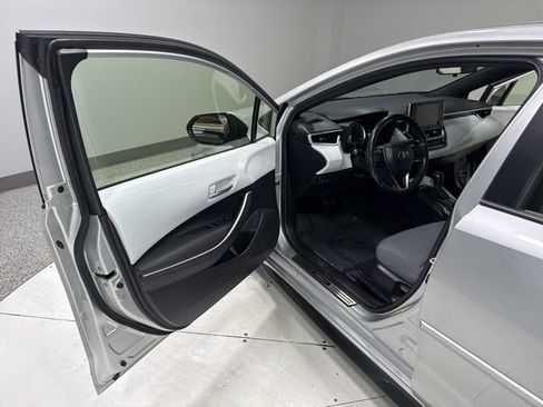 Used 2020 Toyota Corolla SE w/ SE Premium Package image 6